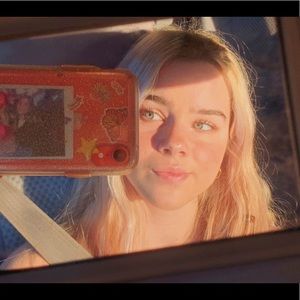 Meet your Posher, Ava